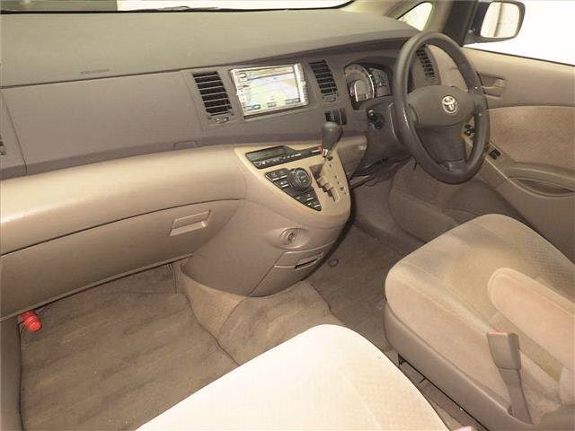 TOYOTA ISIS