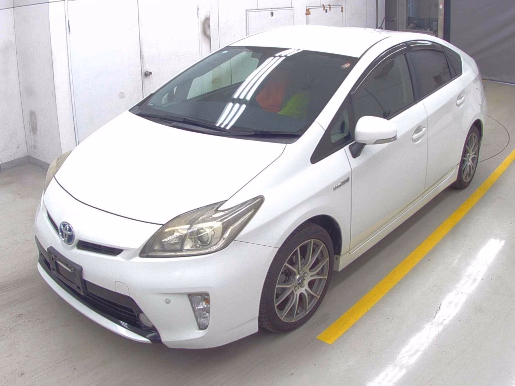 TOYOTA PRIUS