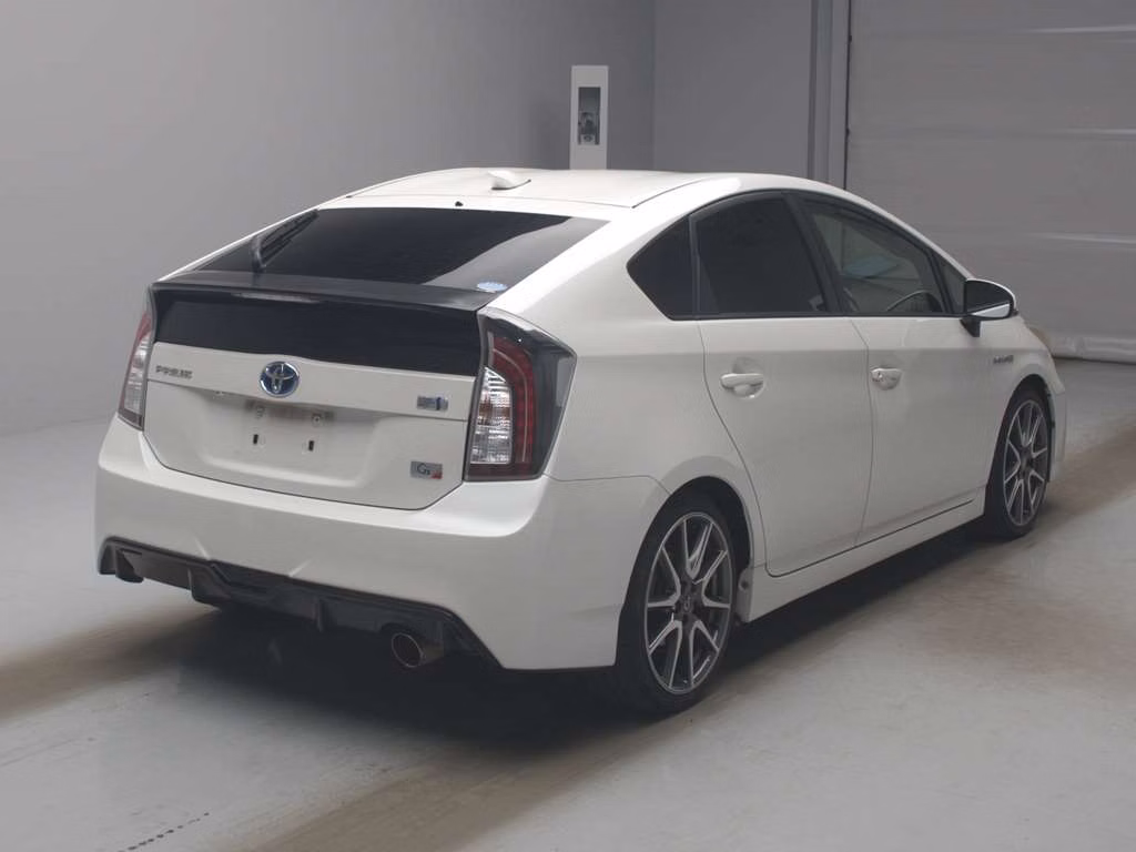 TOYOTA PRIUS