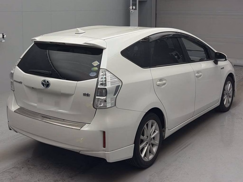 TOYOTA PRIUS ALPHA
