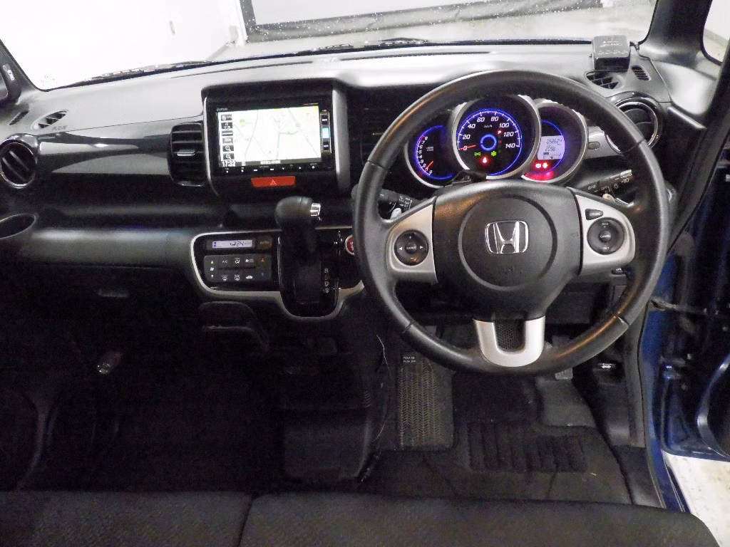 HONDA N-BOX+