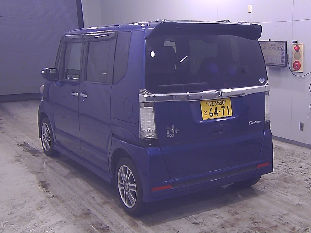 HONDA N-BOX+