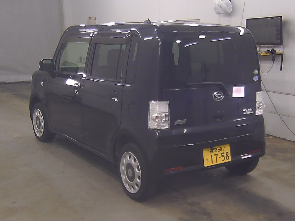 DAIHATSU MOVE CONTE