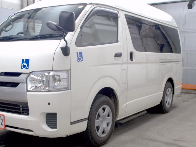 TOYOTA REGIUS ACE