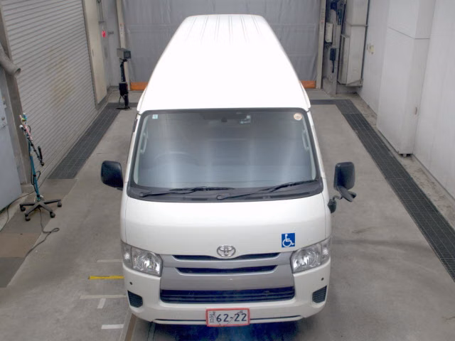 TOYOTA REGIUS ACE