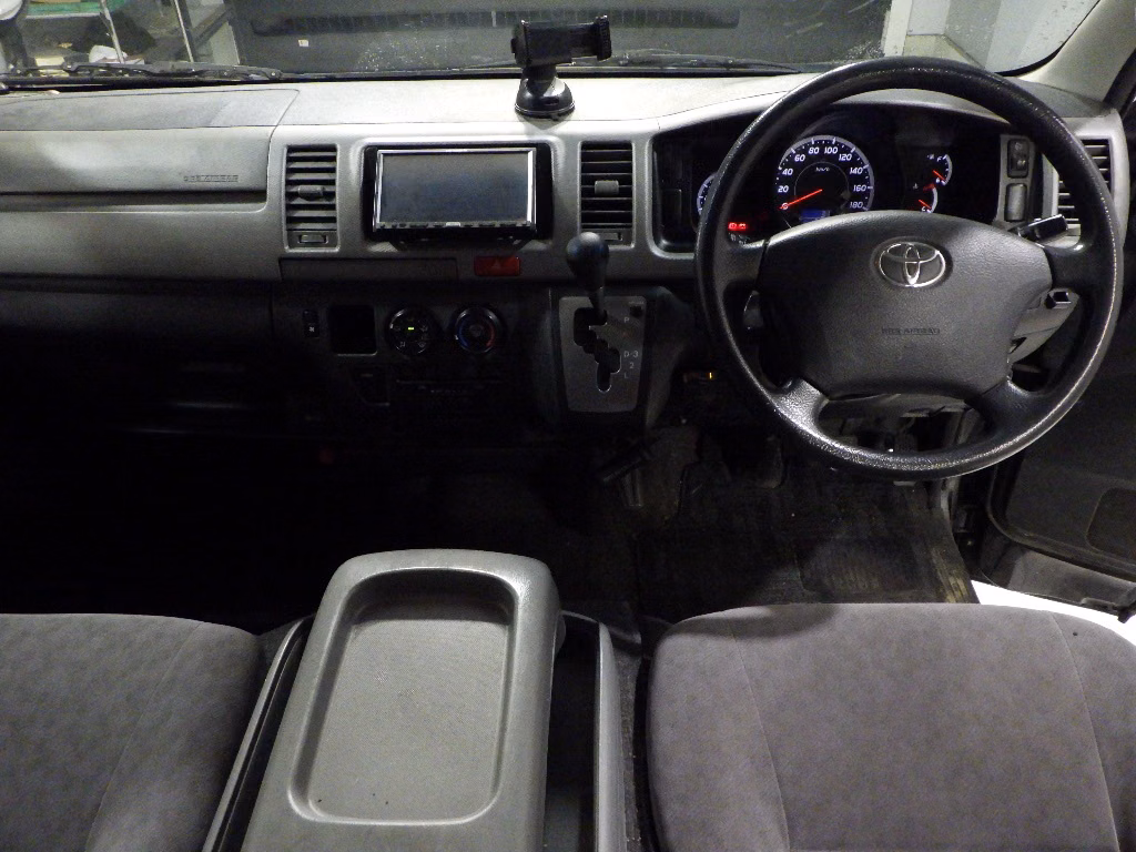 TOYOTA REGIUS ACE