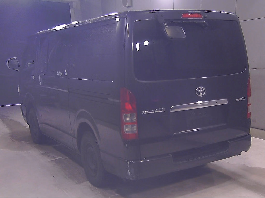 TOYOTA REGIUS ACE