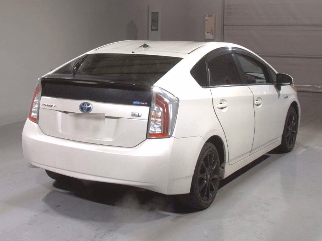 TOYOTA PRIUS