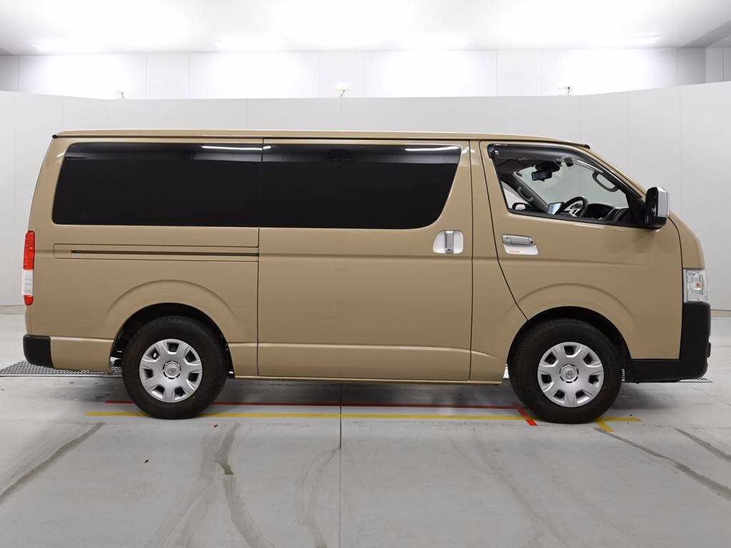 TOYOTA REGIUS ACE