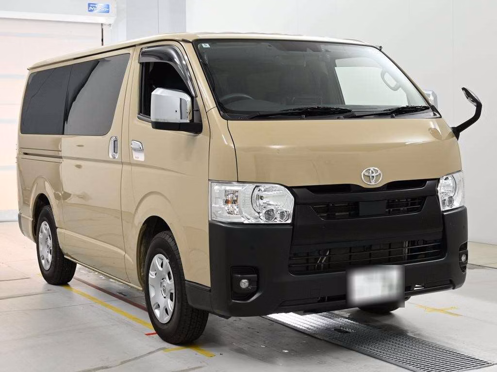 TOYOTA REGIUS ACE