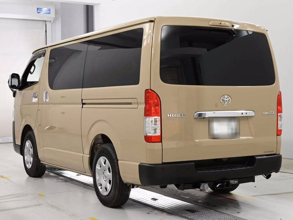 TOYOTA REGIUS ACE
