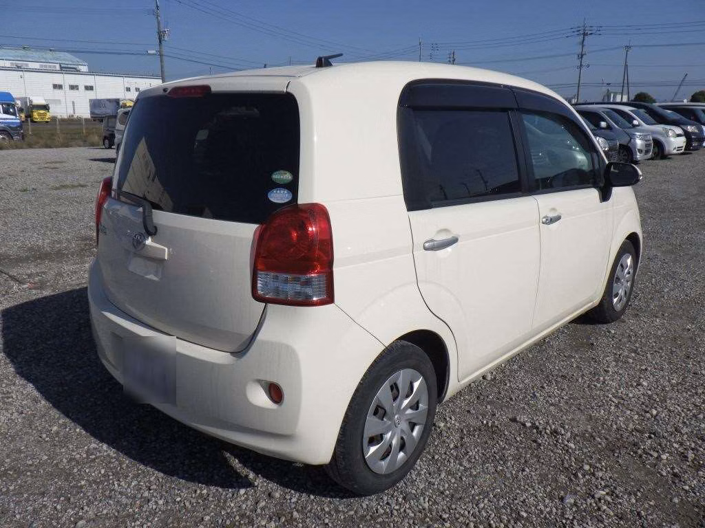 TOYOTA PORTE