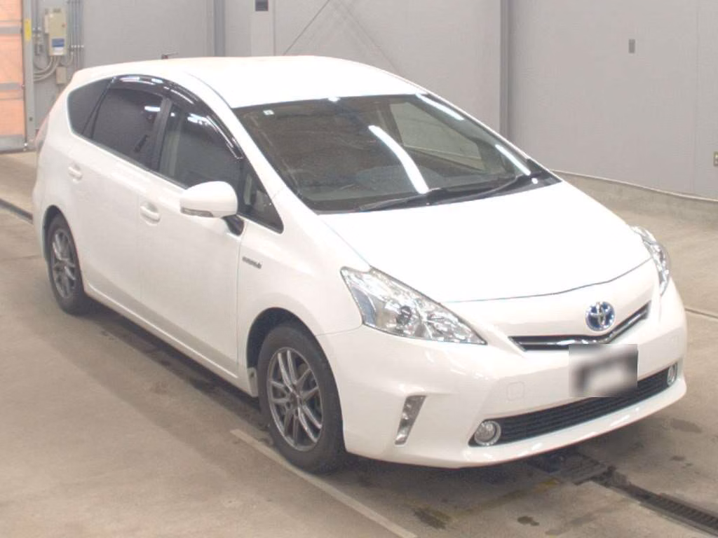 TOYOTA PRIUS ALPHA