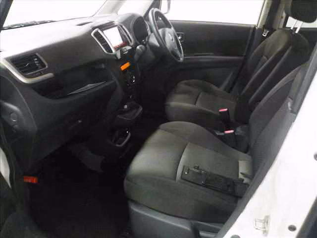 MITSUBISHI DELICA D:2