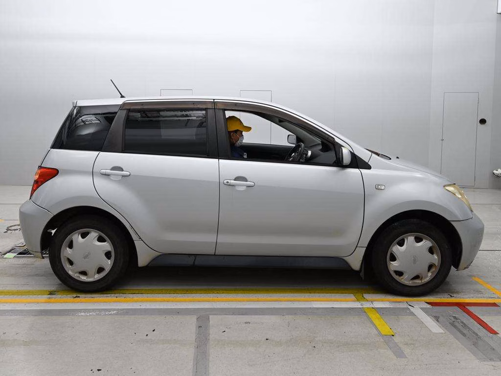 TOYOTA IST