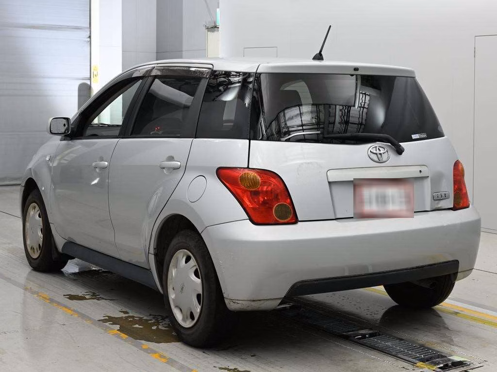TOYOTA IST