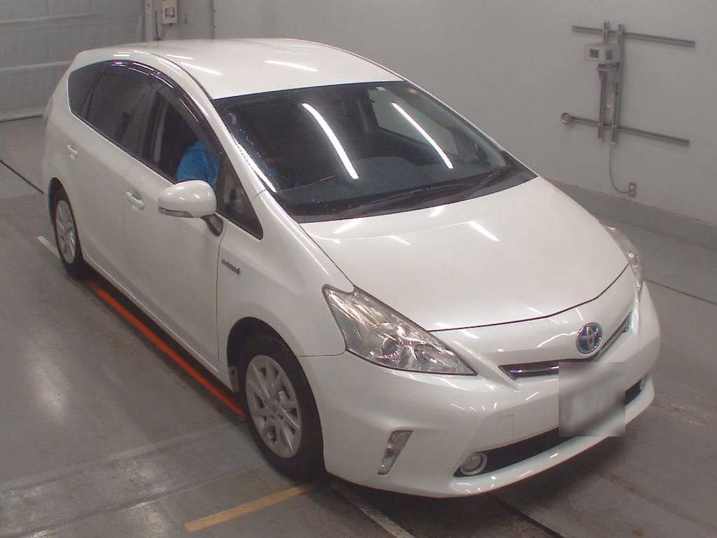 TOYOTA PRIUS ALPHA