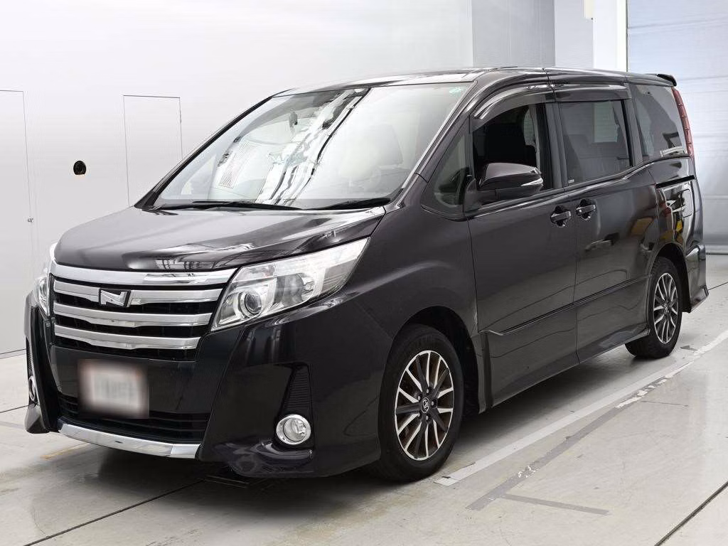 TOYOTA NOAH
