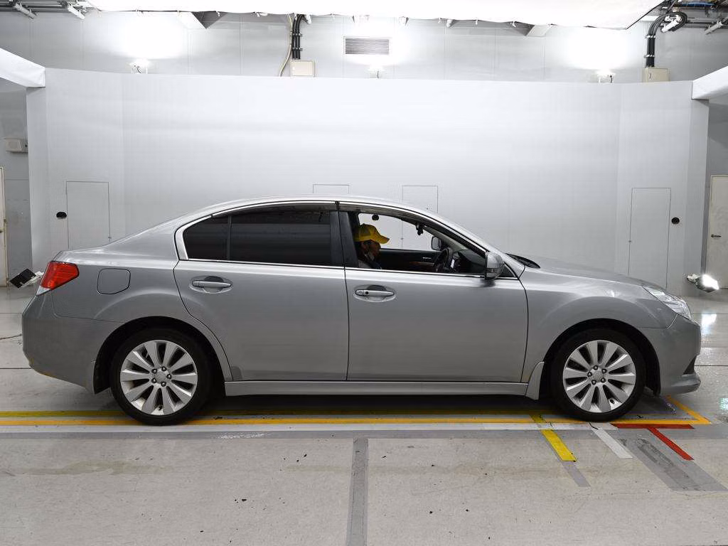 SUBARU LEGACY B4