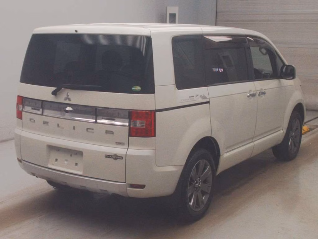 MITSUBISHI DELICA D:5