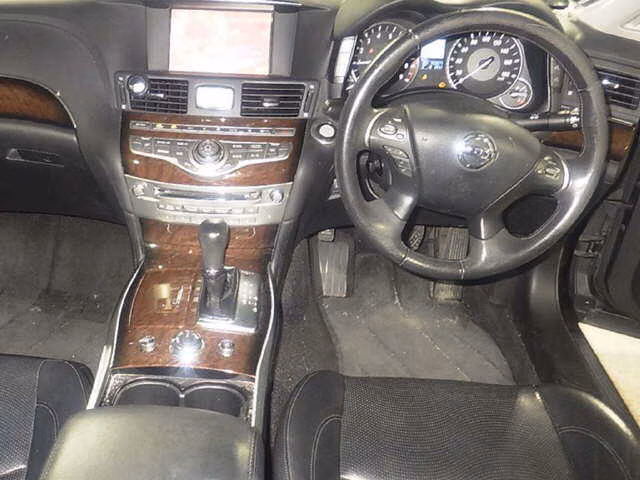 NISSAN FUGA