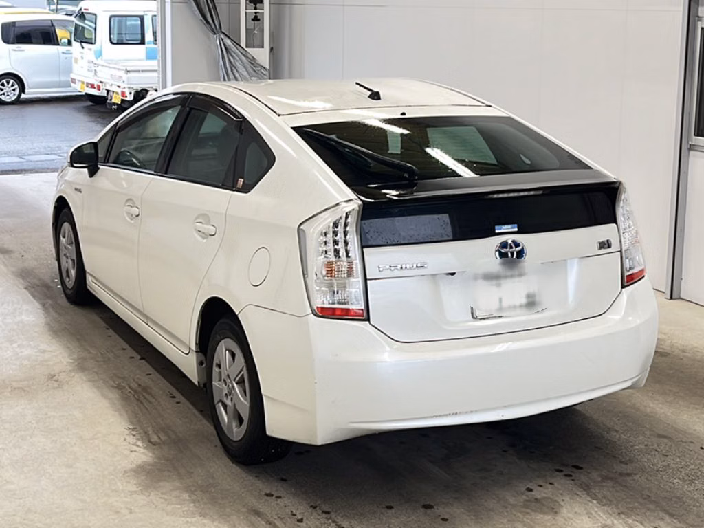 TOYOTA PRIUS