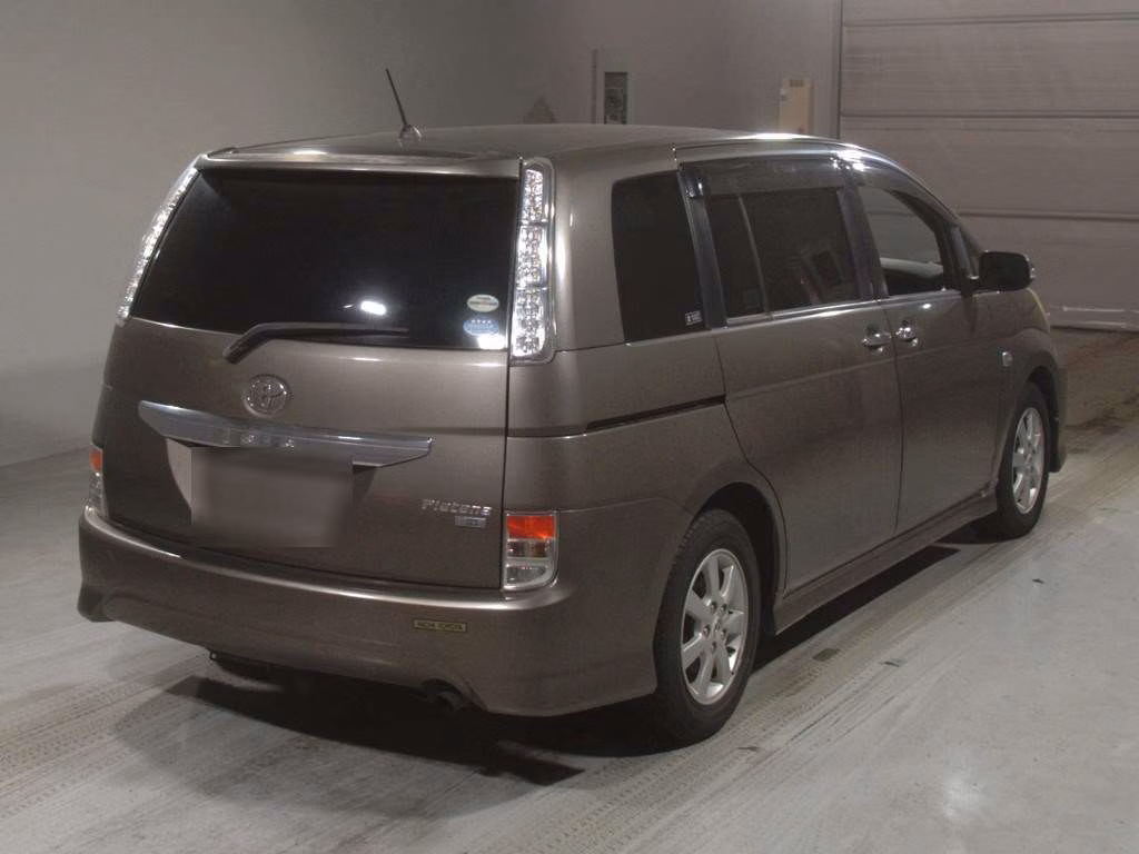 TOYOTA ISIS