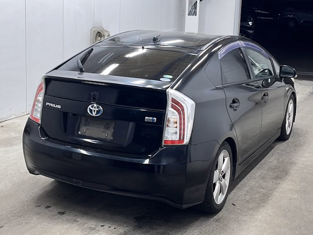 TOYOTA PRIUS