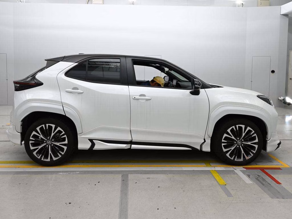 TOYOTA YARIS CROSS