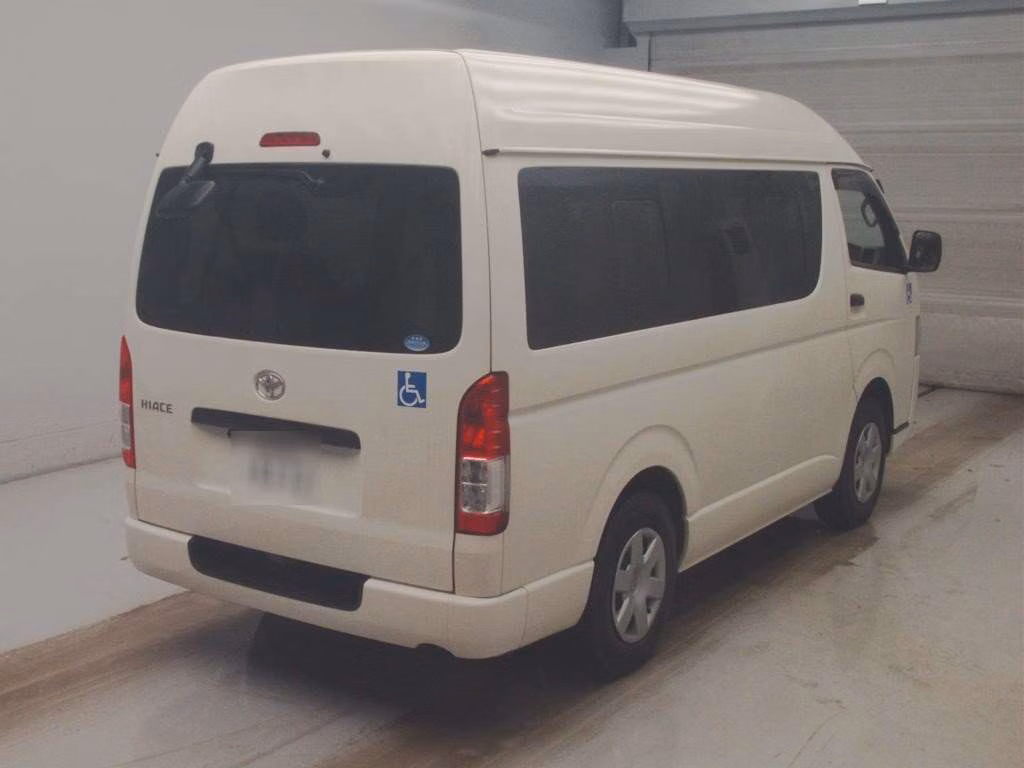 TOYOTA REGIUS ACE