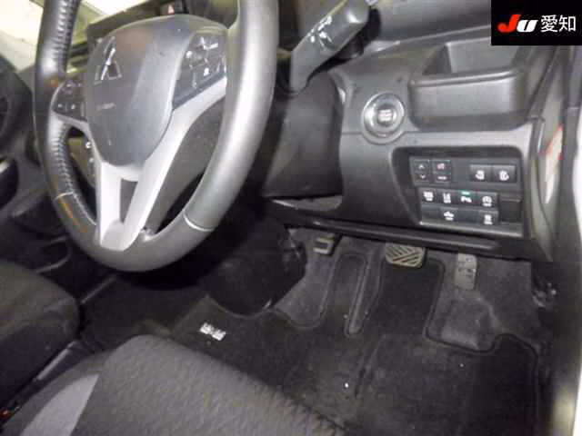 MITSUBISHI DELICA D:2