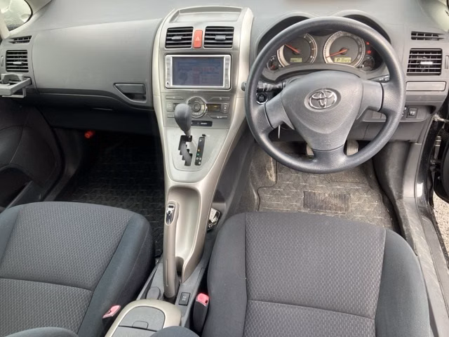 TOYOTA AURIS