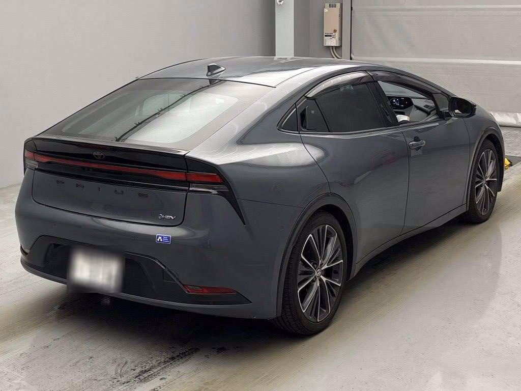TOYOTA PRIUS