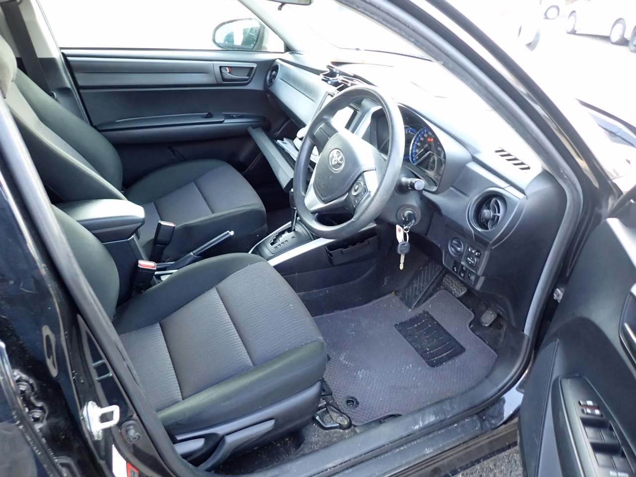 TOYOTA COROLLA FIELDER