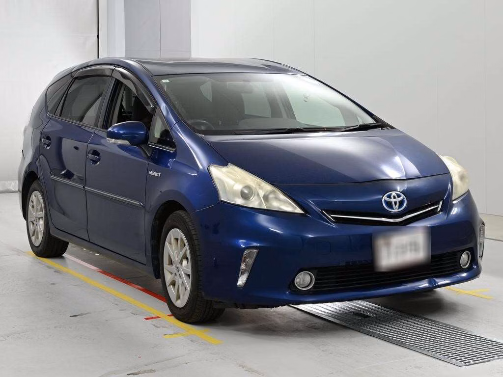 TOYOTA PRIUS ALPHA