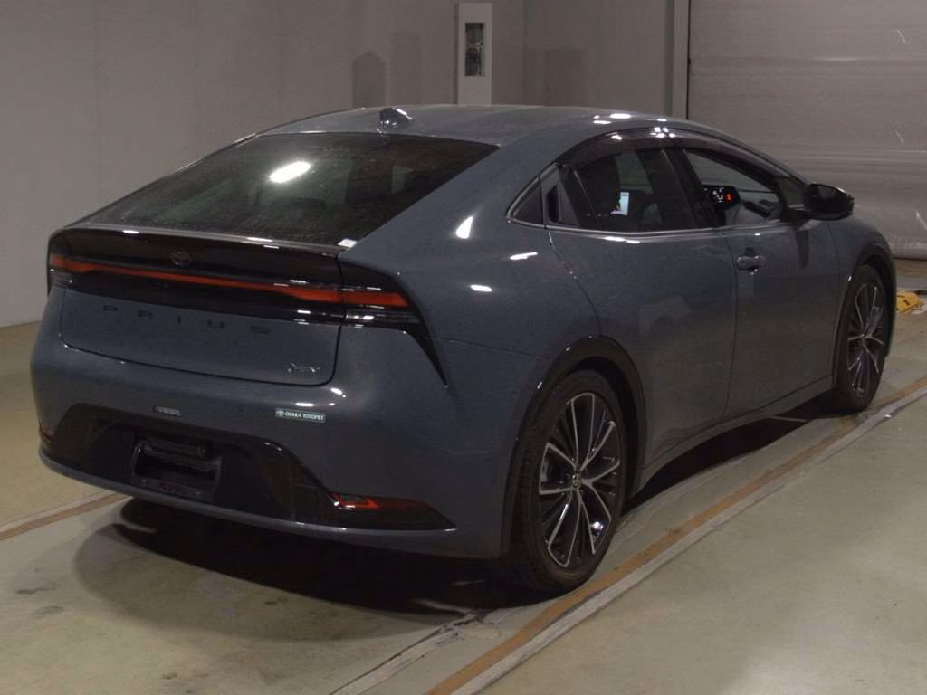TOYOTA PRIUS