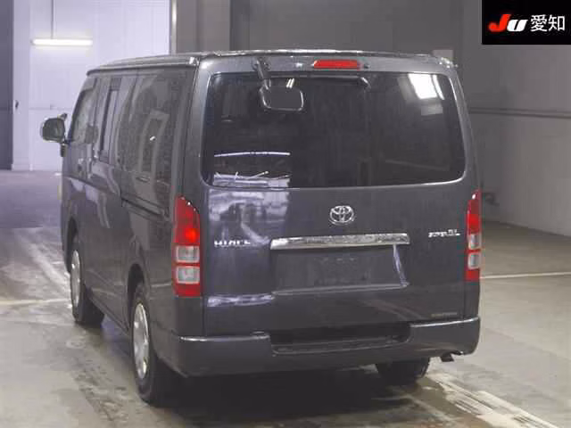 TOYOTA REGIUS ACE