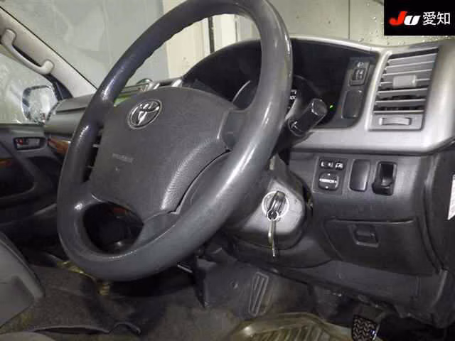 TOYOTA REGIUS ACE