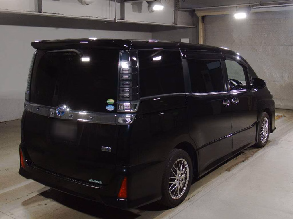 TOYOTA VOXY