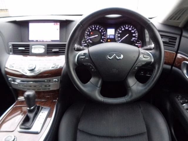 NISSAN FUGA