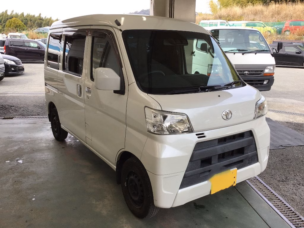 TOYOTA PIXIS VAN