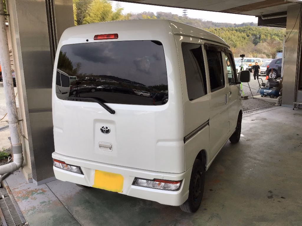 TOYOTA PIXIS VAN