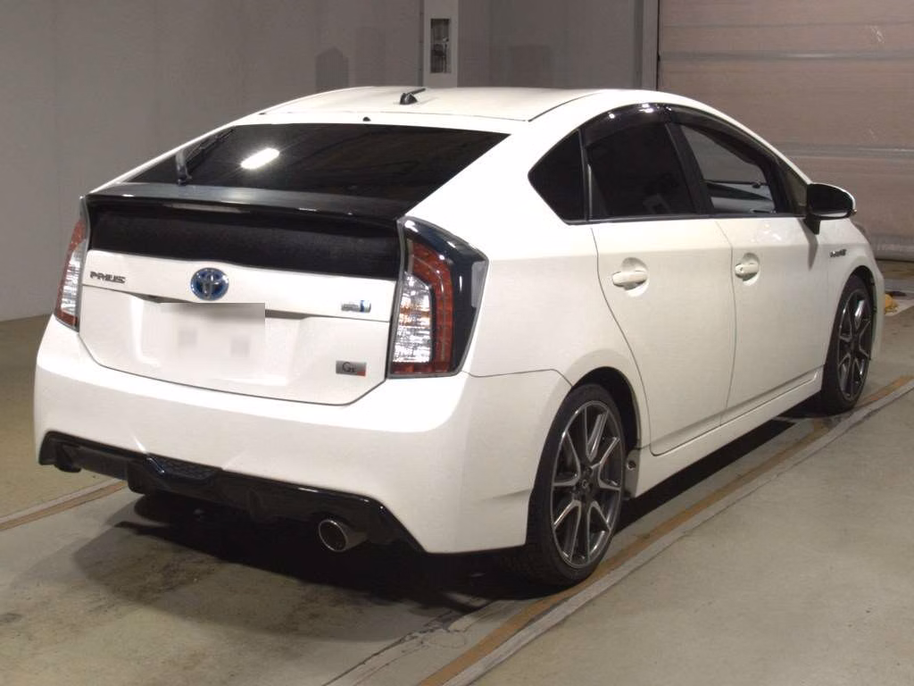 TOYOTA PRIUS