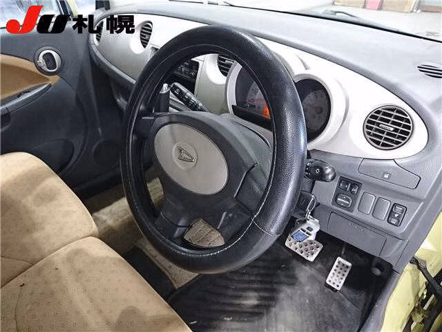 DAIHATSU MOVE LATTE