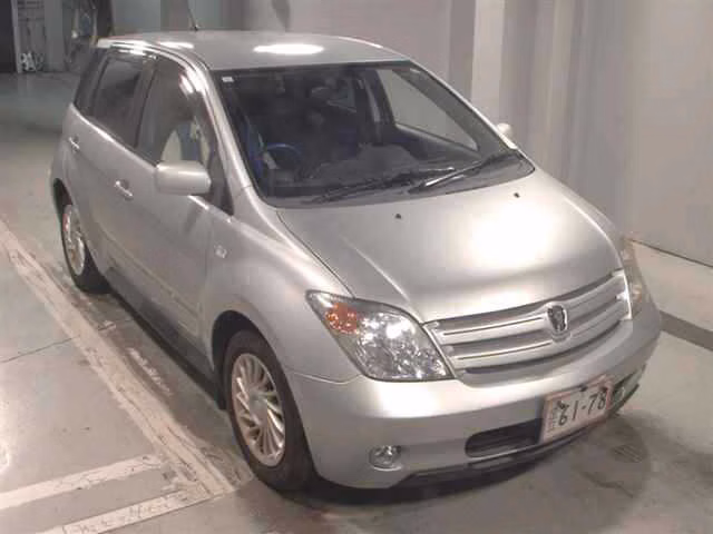 TOYOTA IST