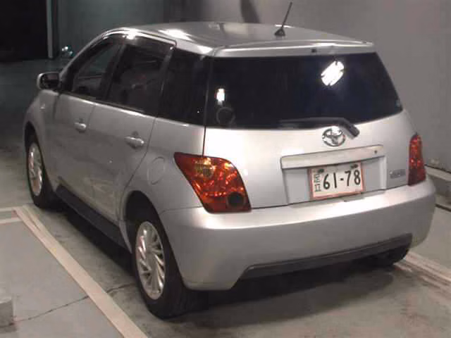 TOYOTA IST
