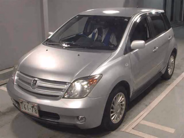 TOYOTA IST