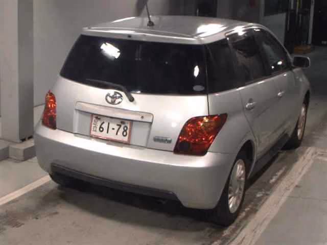 TOYOTA IST