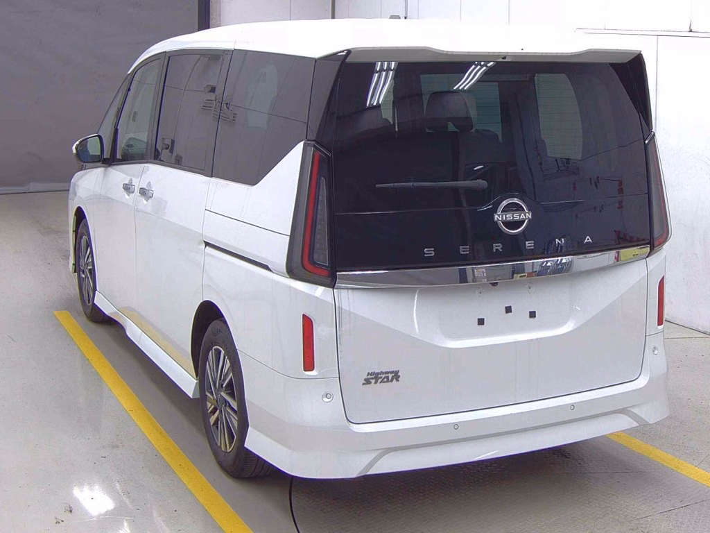 NISSAN SERENA