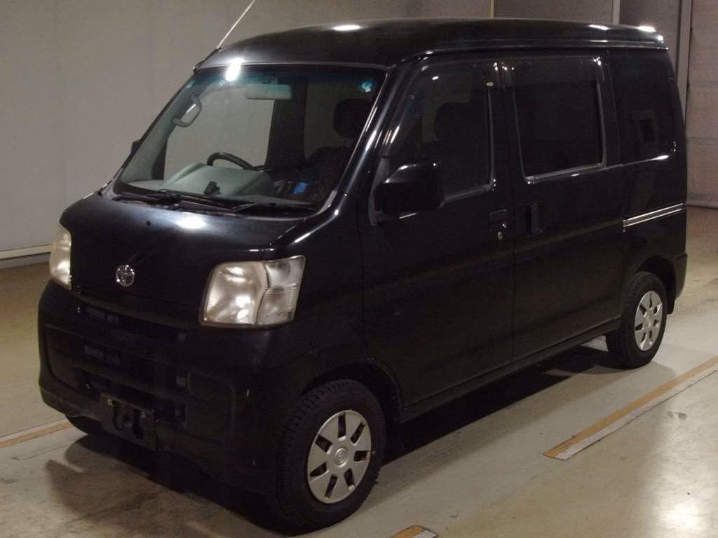 TOYOTA PIXIS VAN